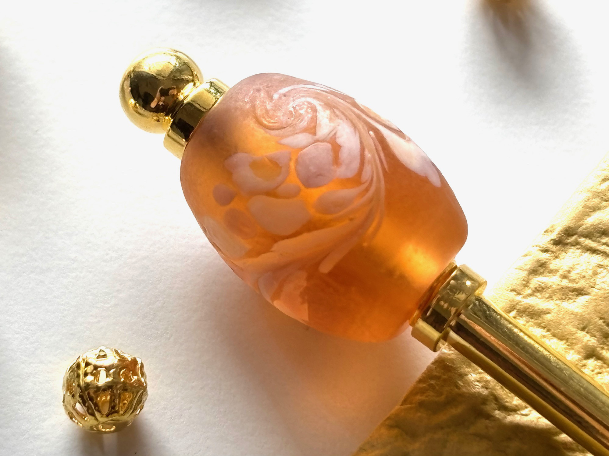 かんざし　すりガラス調ドットとマーブル模様のとんぼ玉　一本挿し　一本簪　涼しげ　ゴールド　春夏秋　トンボ玉　蜻蛉玉