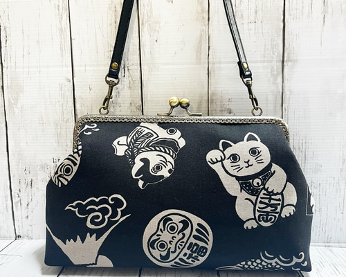 縁起物柄 がま口バッグ ショルダー紐付き ハンドメイド 招き猫