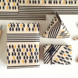 コウテイペンギンの包装紙〈10枚入〉A4サイズ ラッピング デザインペーパー ブックカバー 動物 ペンギン おしゃれ 2枚目の画像