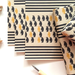 コウテイペンギンの包装紙〈10枚入〉A4サイズ ラッピング デザインペーパー ブックカバー 動物 ペンギン おしゃれ 4枚目の画像