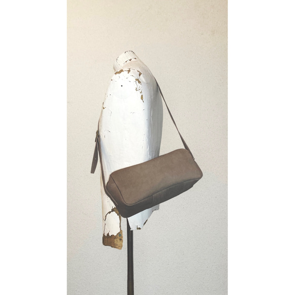 19世紀 フランス アンティーク ツールバッグ レザーバッグ ショルダーバッグ ヌバック カーキ 2枚目の画像