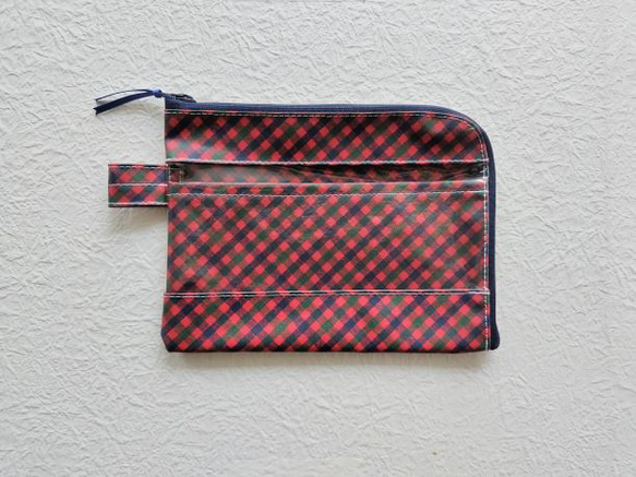 仕切付きA６　L字ファスナークリアポーチ　ファミリアチェック♡　 1枚目の画像