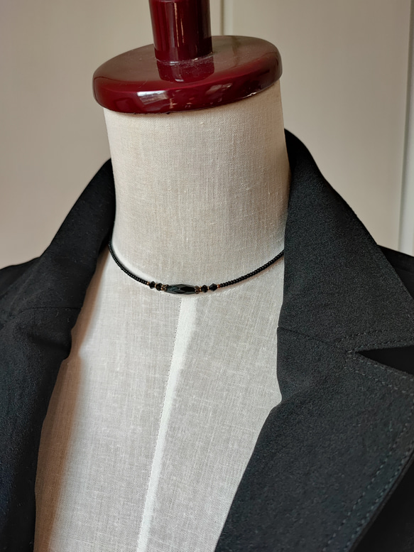 漆黒カット加工ライス型チェコビーズのチョーカー 11枚目の画像