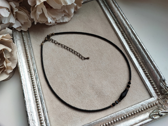 漆黒カット加工ライス型チェコビーズのチョーカー 7枚目の画像