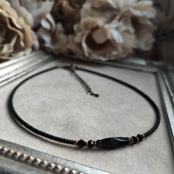 漆黒カット加工ライス型チェコビーズのチョーカー 10枚目の画像