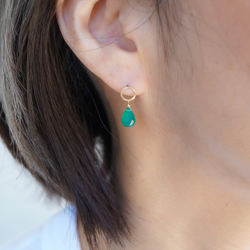 14kgf/小さなピアス×グリーンオニキス ピアス（フック・チェーン