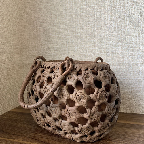 国産山葡萄 手作り かごバッグ 薔薇花編み 丸い 巾着タイプ内布