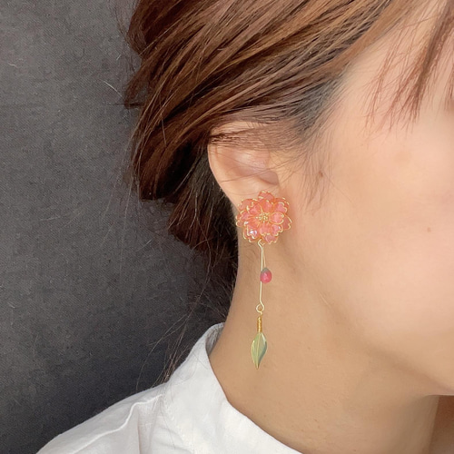 八重桜の色が変わるイヤリング/ピアス٭❀*蕾と葉が揺れる大人綺麗