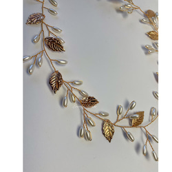 バックカチューシャ ヘアアクセサリー リーフ ボタニカル ワイヤー ゴールド ヘッドドレス カチューシャ パール 4枚目の画像
