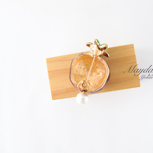 一顆ザクロのブローチ』 ブローチ yokuri 通販 8645369｜Creema