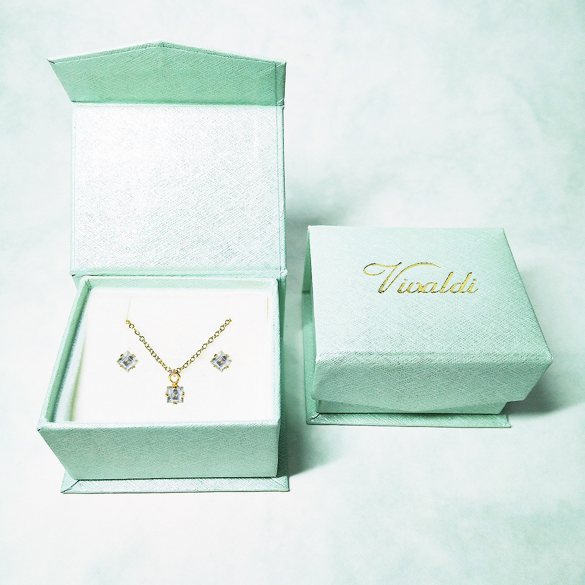 アクアマリン(スクエアカット)のピアス&ネックレス 2点セット　[送料無料]