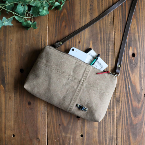 パッチワークショルダーバック　サコッシュ パッチワーク帆布のショルダーバッグ サコッシュ【ベージュ