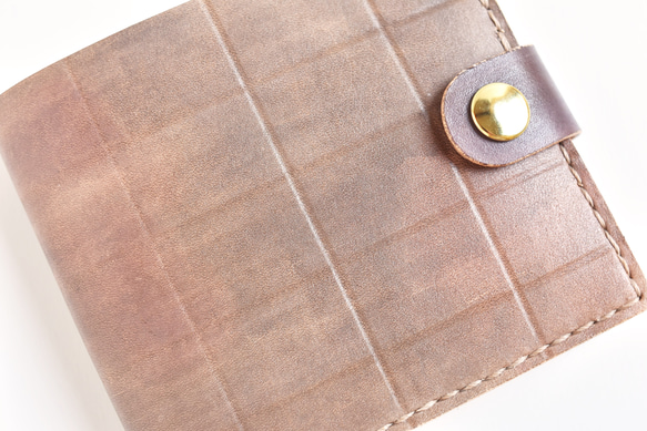 手工染色皮革錢包“巧克力No.37（雙折錢包）” 第2張的照片
