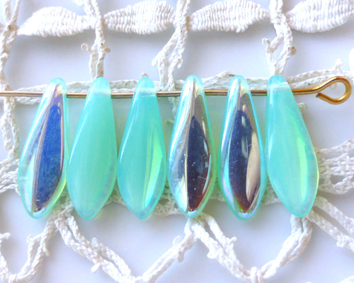 ダガー半透明オーロラエメラルドCzech Glass Beads6個 ビーズ bunako