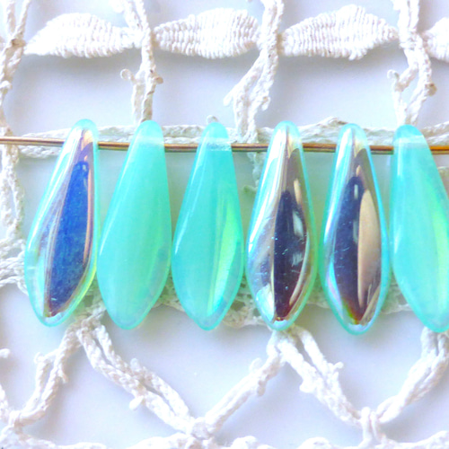 ダガー半透明オーロラエメラルドCzech Glass Beads6個 ビーズ bunako