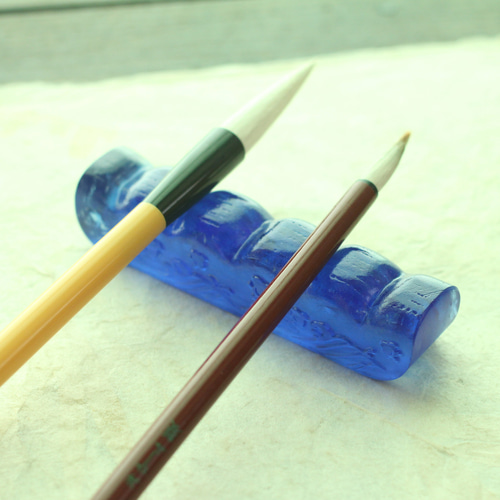 再販】ガラス製 書道具 筆置き 筆架「波千鳥・青海波」 書道 水硝舎