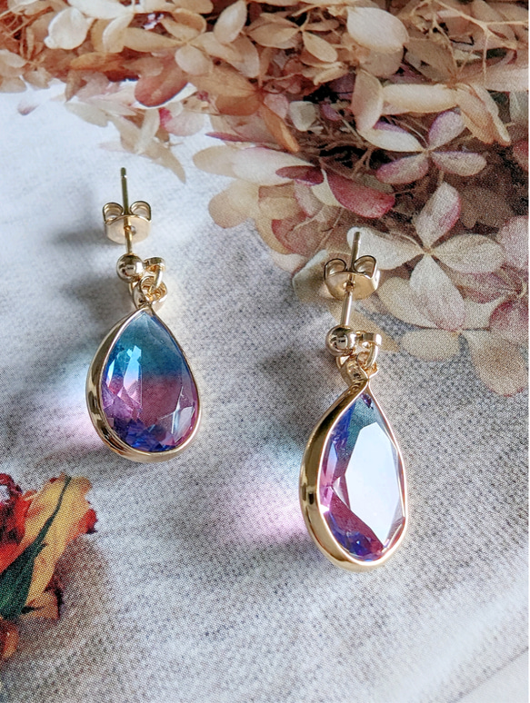 ラスト1☘朝露纏った紫陽花☘ Gradation pink & Aqua blue crystal ピアスorイヤリング 3枚目の画像