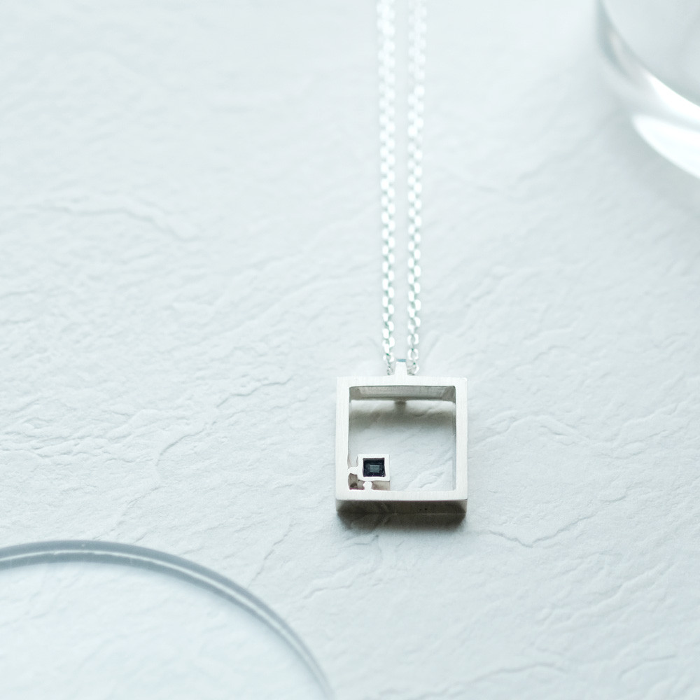 天然サファイア 四角 フレーム ネックレス シルバー925