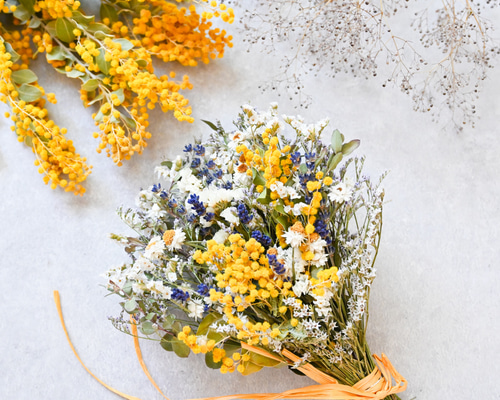 ドライフラワースワッグミモザと薔薇、黄色の小花達 ミモザとラベンダーのスワッグ 20cm ＜最短発送＞ 北海道富良野産
