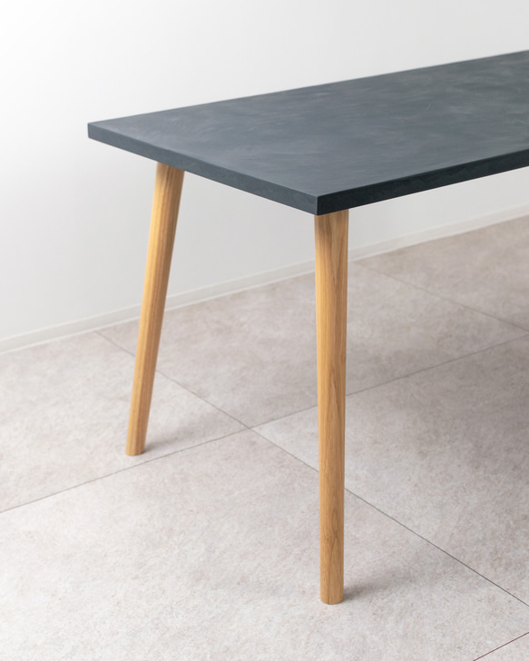 「サイズが選べる」モールテックスダイニングテーブル（木製斜め脚タイプ） / コンクリート / モルタル 13枚目の画像
