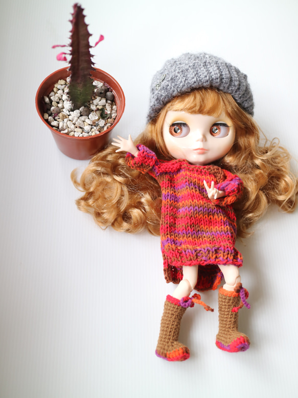 ブライス小さな布製 6 点人形手編み人形ファッション衣類の組み合わせ (毛皮の帽子、長いセーター、ブーツ、小さな下着を含む) 8枚目の画像