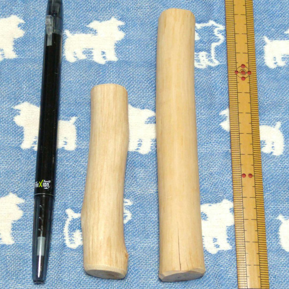 BF.けやき梨の木新品.犬用おもちゃ、小型犬向け歯固め、かじり木 4枚目の画像