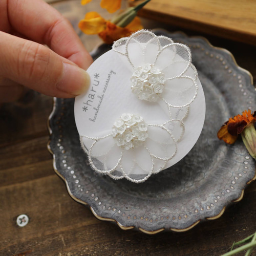 再販】フラワーレースとビーズ刺繍のスパンコールのお花ブーケ