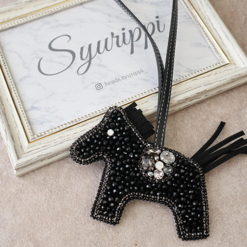 お馬さんチャーム（ビジュータイプ）☆ビーズ刺繍のバッグチャーム