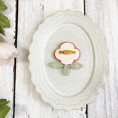 カラーを選べる｜2点セット 一輪の花 刺繍ブローチ ブローチ myou 通販