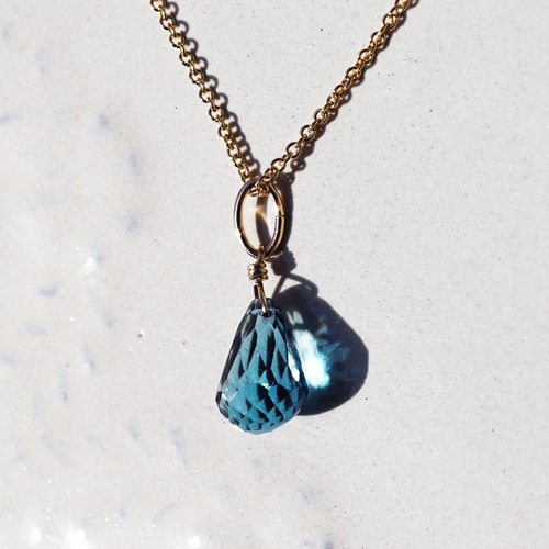 ☆大粒極上☆ロンドンブルートパーズのドロップカットネックレス