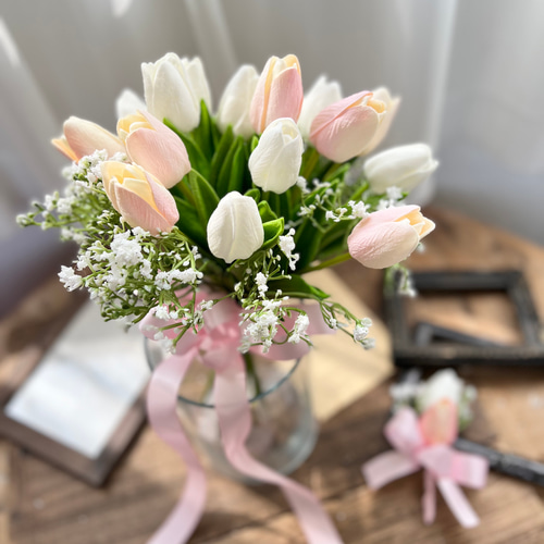 白×ピンクチューリップクラッチブーケ☆ ブーケ ほうき星☆ 通販