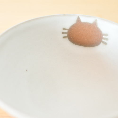 お茶碗中サイズ（白）ねこ水玉【受注制作】 茶碗・めし碗 こめがま