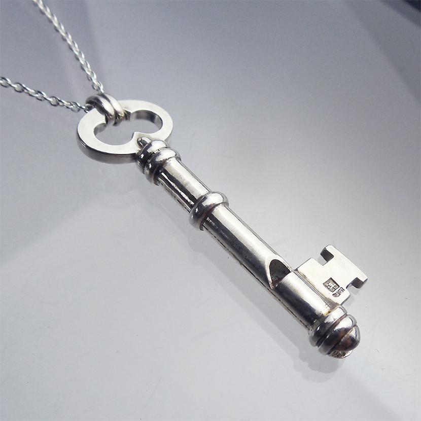 銀の笛 　シルバーペンダント　ホイッスル　key 鍵　カギ 【送料無料】whistle00