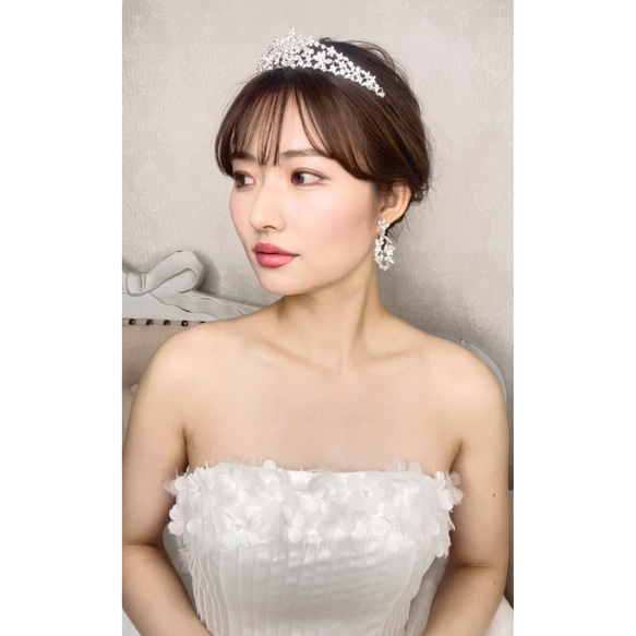 クラシカル　キラキラ　花嫁　結婚式　ビジュー　スワロ　ロイヤルウエディング　ティアラ T29 3枚目の画像