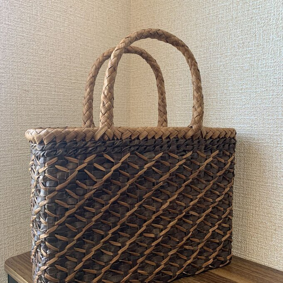 胡桃と山葡萄 くるみかごバッグ 山葡萄かごバッグ 手作り 胡桃籠 胡桃と山葡萄 くるみかごバッグ 山葡萄かごバッグ 手作り 胡桃籠