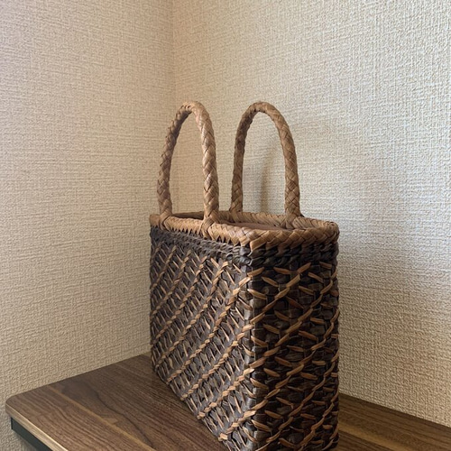 胡桃と山葡萄 くるみかごバッグ 山葡萄かごバッグ 手作り 胡桃籠 胡桃と山葡萄 くるみかごバッグ 山葡萄かごバッグ 手作り 胡桃籠