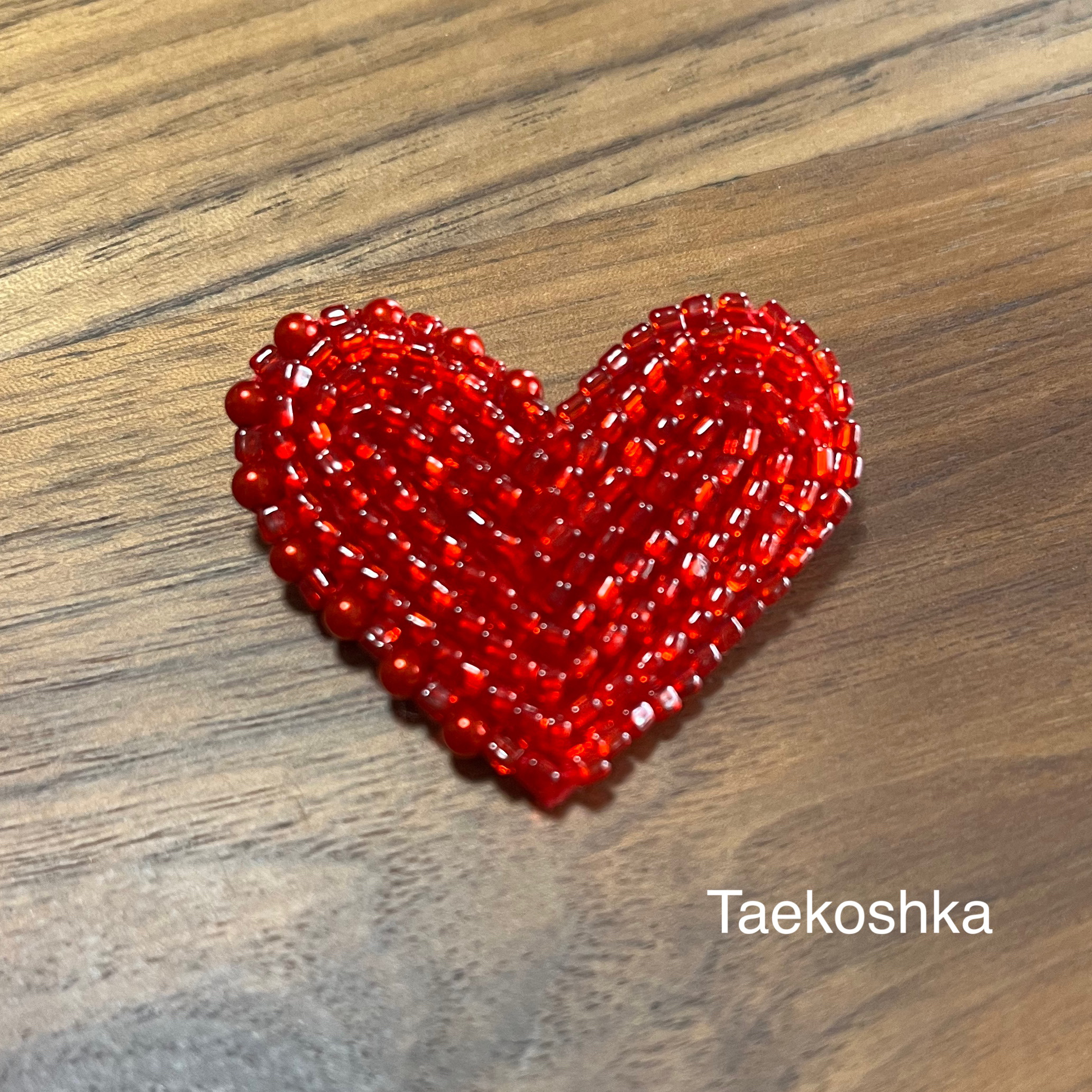 ピンクハウス　ハートブローチ　赤 再販☆真っ赤なハートブローチ ビーズ刺繡 ブローチ Taekoshka