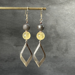 ヌメ革で作った黄色リングのレザーピアス/イヤリング ピアス（フック