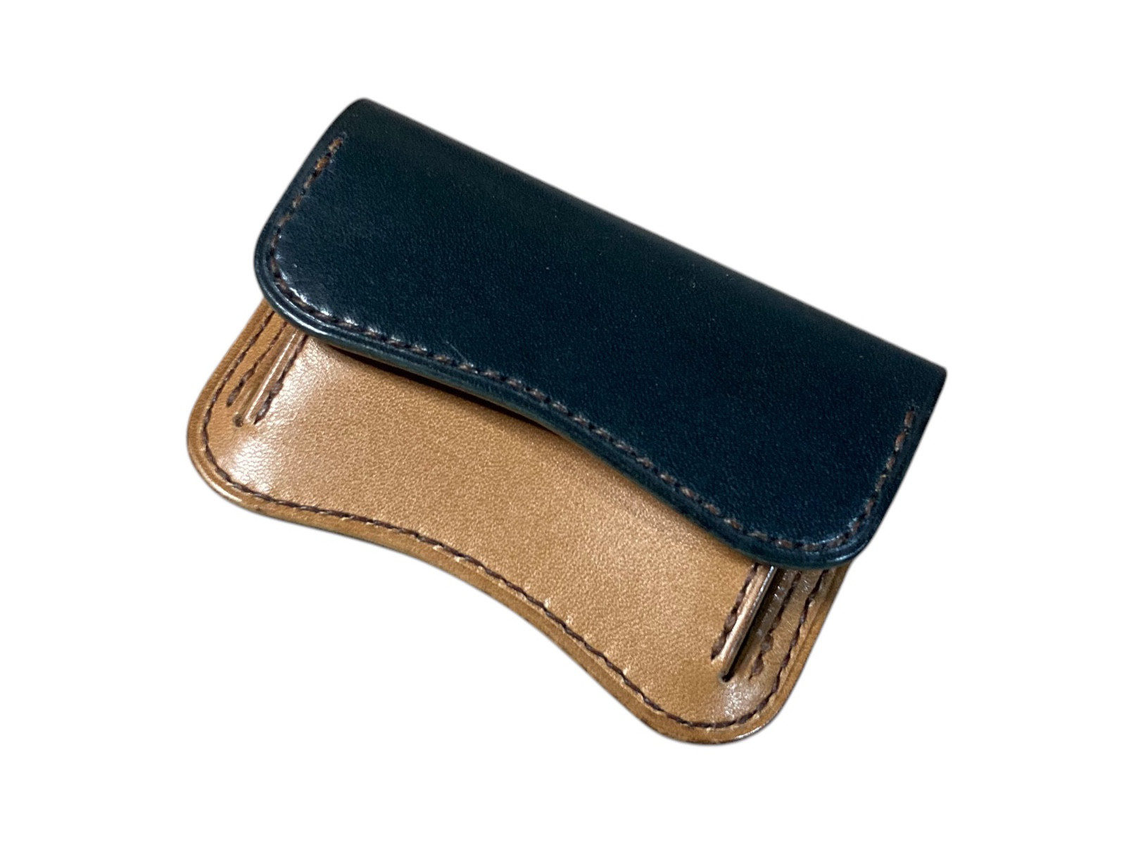 小さくてもこだわりを詰め込んだ手のひらサイズのマイクロウォレット〜説明動画あり〜