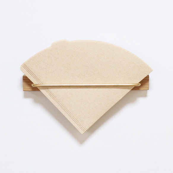 コーヒーフィルターホルダー 【 オーク × 真鍮 】マグネットタイプ おしゃれ かわいい 木製 ペーパーフィルター 珈琲 6枚目の画像