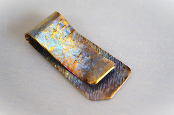 Titanium money clip・純チタンマネークリップ・青金裏木目AA・５2mm 1枚目の画像