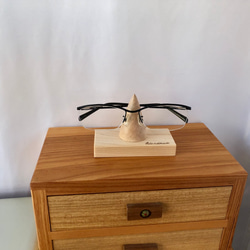 Glasses Stand 第2張的照片