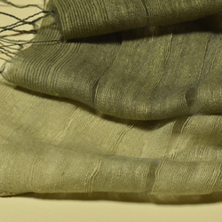 「色が変化する麴塵染め」二重紗織りシルク１００％ストール　 9枚目の画像