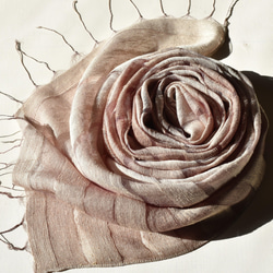 「色が変化する麴塵染め」二重紗織りシルク１００％ストール　 5枚目の画像