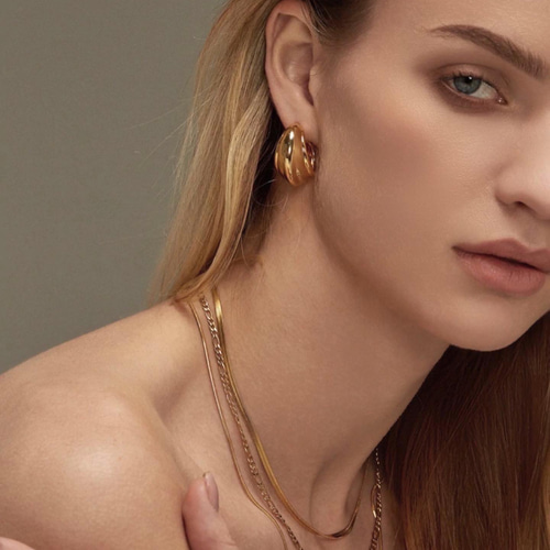 ELISABETTA FRANCHI ロゴ プレキシ ガラスフープピアス ゴールド Matrix フープピアス, ラウンドカット, ホワイト, ゴールド