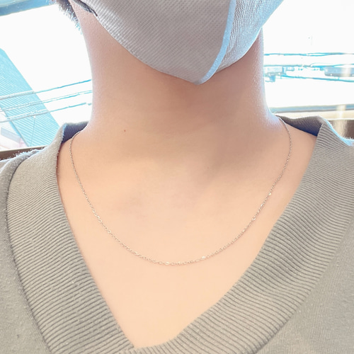 送料込み】キラキラ細い 華奢 シンプル シルバー チェーン サージカル