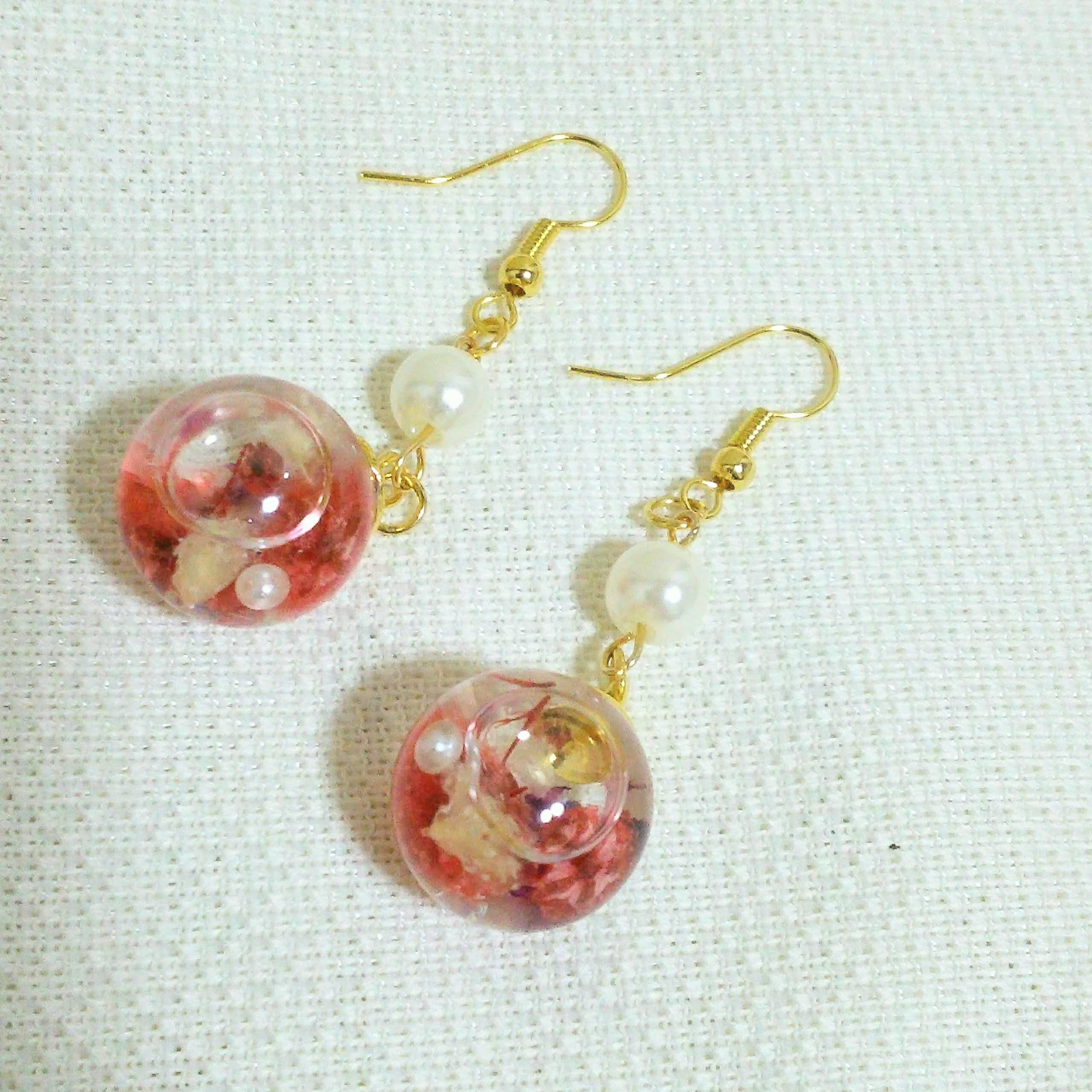 ピアスハーバリウムガラスドームかすみ草ピンク白推し赤メンカラ春