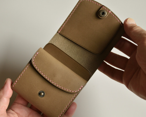 本革 コンパクトウォレット 二つ折り財布 折り財布【受注制作