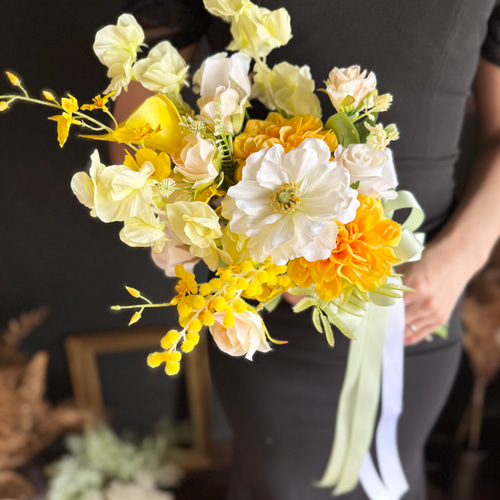 白ダリア×ブルー×黄色クラッチブーケ☆ブートニア 白ダリア×ブルー×黄色クラッチブーケ☆ブートニア