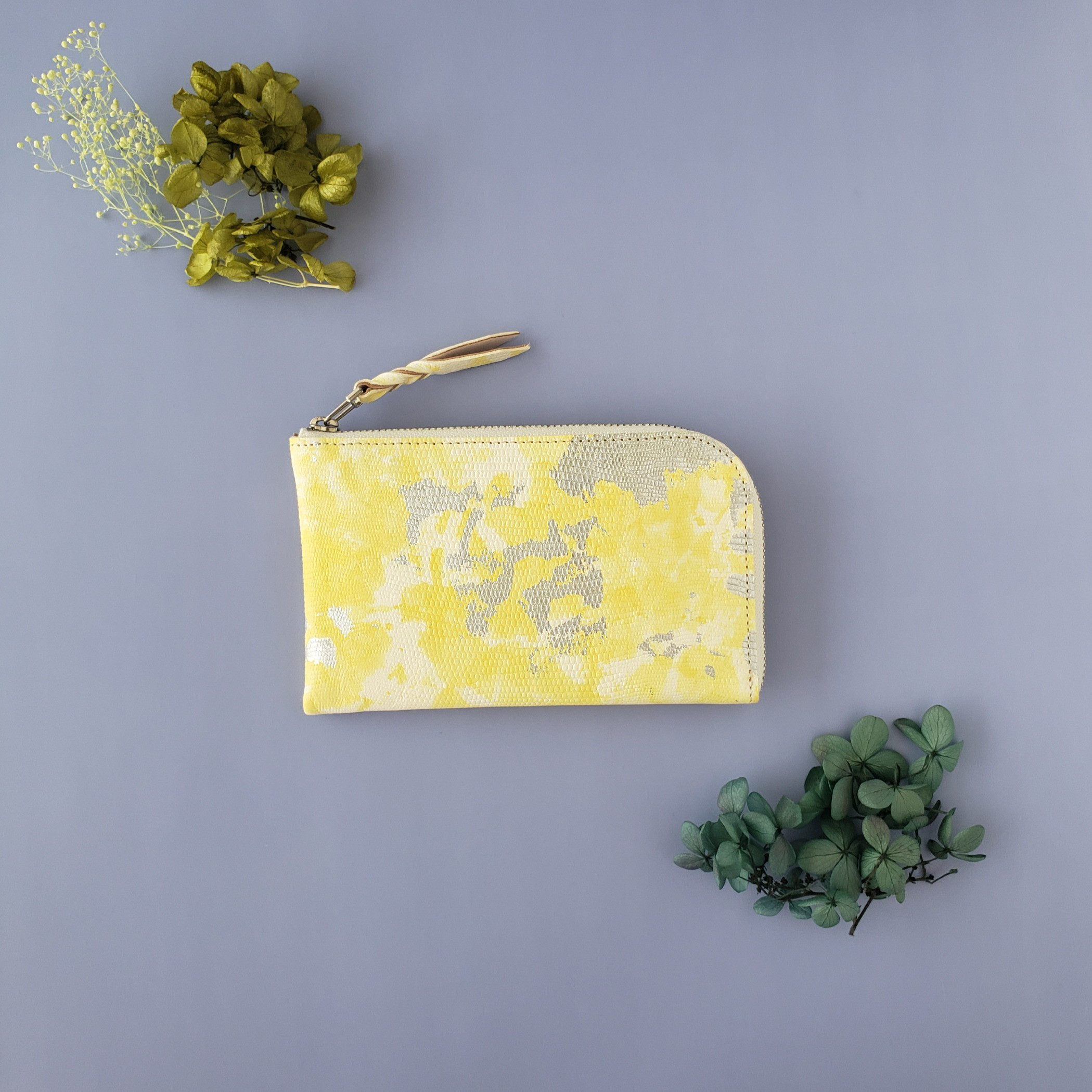 キラキラ革の手染めのお財布　Lラウンド ショート(イエロー)